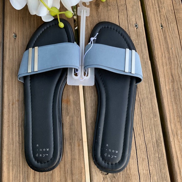 Shoes - Brand new slippers